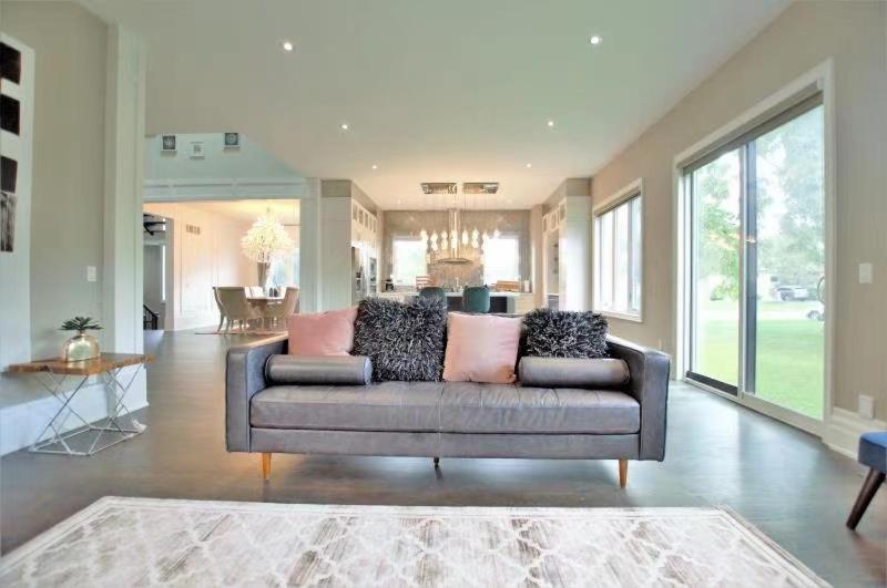 Modernized Five Bedroom Villa ريتشموند هيل المظهر الخارجي الصورة