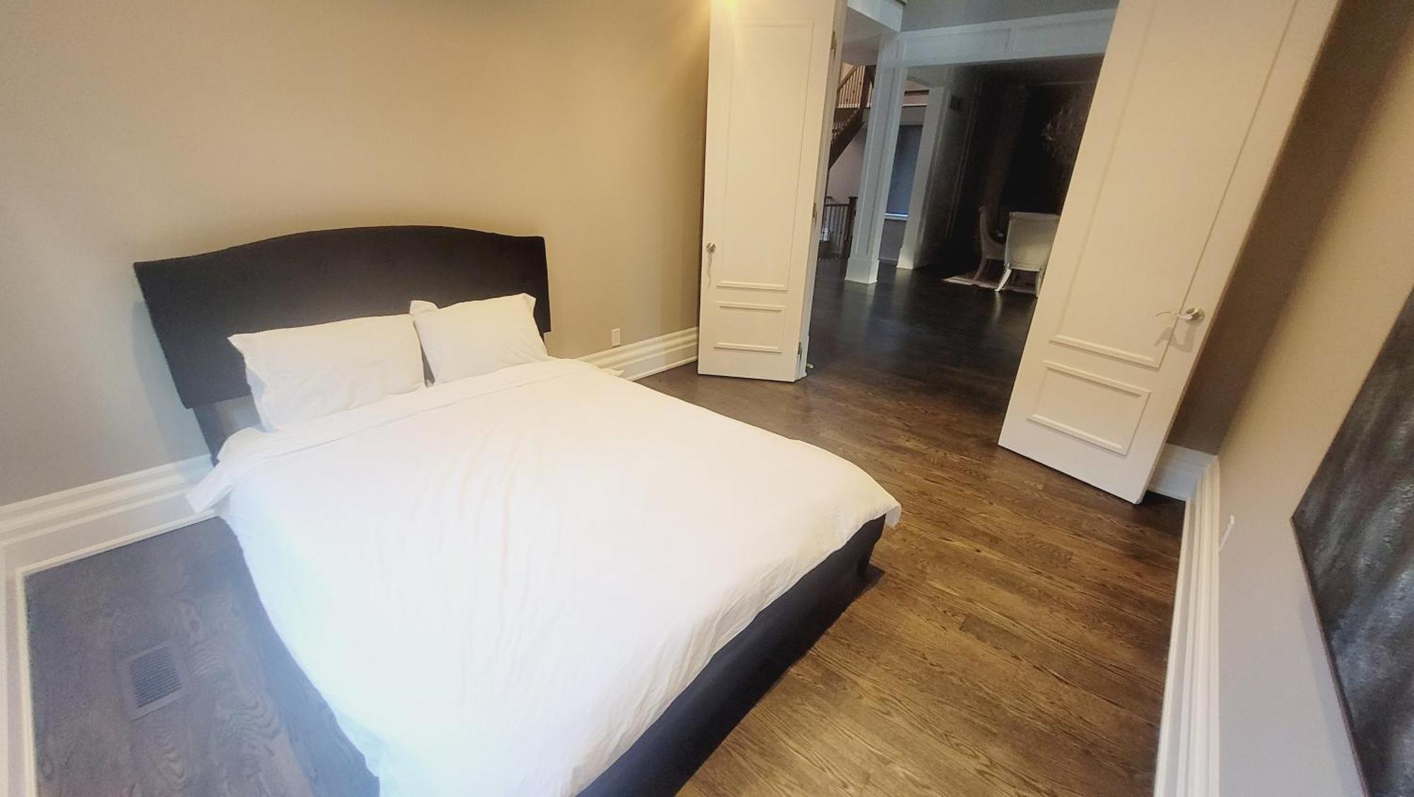 Modernized Five Bedroom Villa ريتشموند هيل المظهر الخارجي الصورة